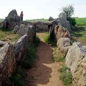 Cubillejo de Lara. Dolmen. Vista.