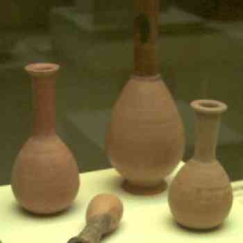 Click para ampliar. Pulsa en el nombre para ver la ficha. Cádiz: ungüentarios romanos de cerámica