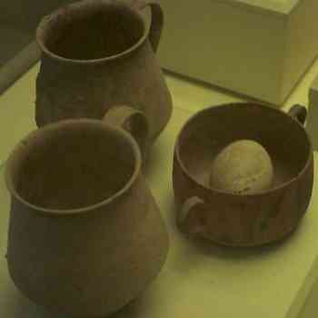 Click para ampliar. Pulsa en el nombre para ver la ficha. Cádiz: vasijas romanas con huevo