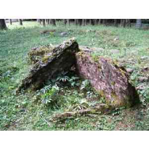 Click para ampliar. Pulsa en el nombre para ver la ficha. dolmen de Campamento Ramiro el Monje (HUESCA)