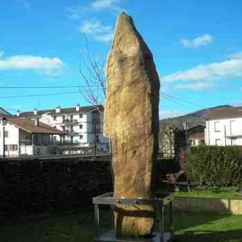 Click para ampliar. Pulsa en el nombre para ver la ficha.  menhir de Soalar  (Museo de Elizondo)