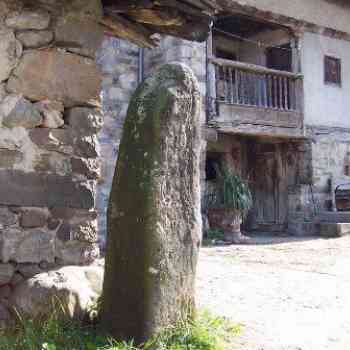 menhir de Moyón (ASTURIAS)