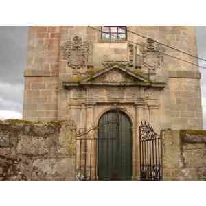 Pazo Mezquita-iglesia