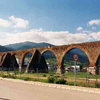 ACUEDUCTO DE  Algeciras.  Tramo  de la  Barriada  del  Cobre