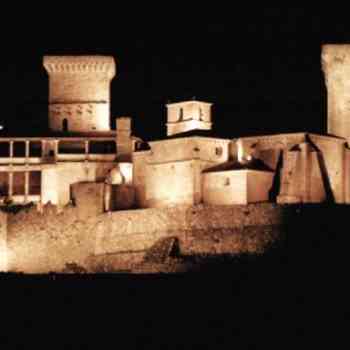 LA ACROPOLIS DE MONTERREY POR LA NOCHE