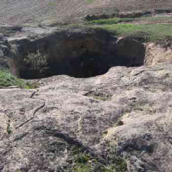 Click para ampliar. Pulsa en el nombre para ver la ficha. detrás de la cueva