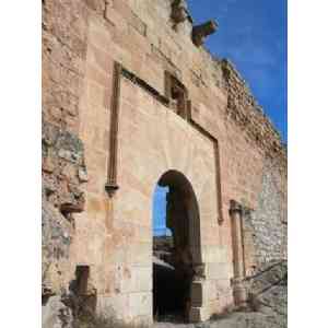 Click para ampliar. Pulsa en el nombre para ver la ficha. Puerta falsa del castillo de Ayora