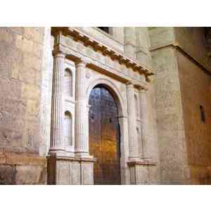 Click para ampliar. Pulsa en el nombre para ver la ficha. Portada de la Iglesia de la Asunción de Ayora