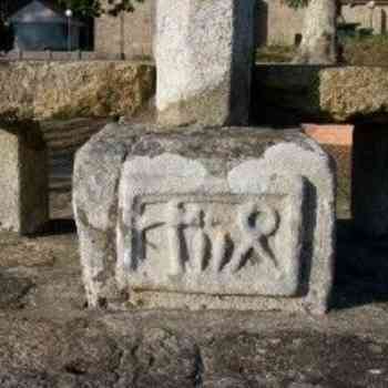 Click para ampliar. Pulsa en el nombre para ver la ficha. Detalle del Cruceiro de San Román das Encrobas, en Cerceda (Coruña).