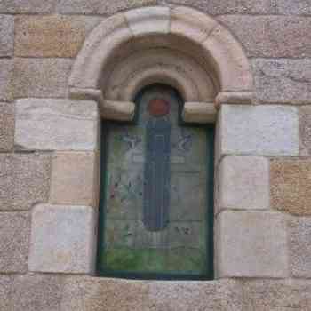 Click para ampliar. Pulsa en el nombre para ver la ficha. Ventana en el ábside de San Tirso de Oseiro (Arteixo). Coruña.