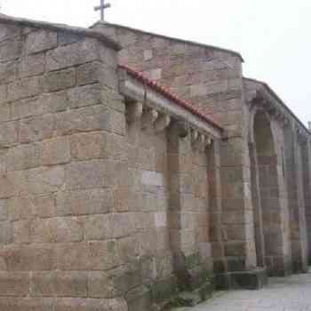Click para ampliar. Pulsa en el nombre para ver la ficha. Un lateral de la nave y ábside de San Tirso de Oseiro (Arteixo). Coruña.