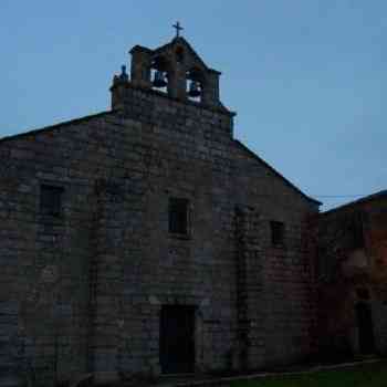 Click para ampliar. Pulsa en el nombre para ver la ficha. Fachada del monasterio de San Pedro de Soandres en Laracha (Coruña).