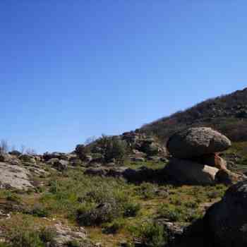 Click para ampliar. Pulsa en el nombre para ver la ficha. Chozo de Neila - Foto 27
Piedra caballera delante del chozo