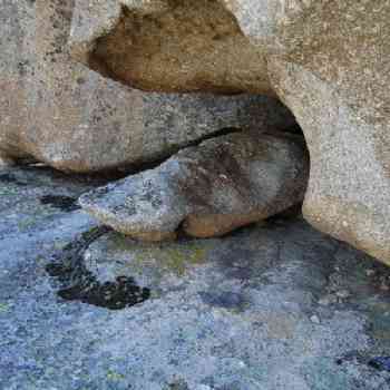 Click para ampliar. Pulsa en el nombre para ver la ficha. Ulaca - Conjunto Lítico - Piedra entre los elementos 3 y 4