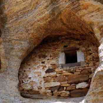 Ermita rupestre de Arroyuelos