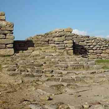 Click para ampliar. Pulsa en el nombre para ver la ficha. Baroña. Castro. Escaleras de acceso a la zona nort