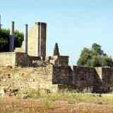 Click para ampliar. Ruinas romanas de Miróbriga (Santiago do Cacém PT). <I>Templum</I> en el Foro.