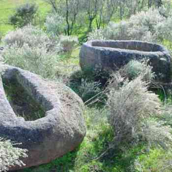 Sepulcros antropomorfos de Los Barruecos