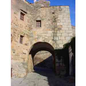 Click para ampliar. Pulsa en el nombre para ver la ficha.  Puerta  romana  de  Norba  Caesarina