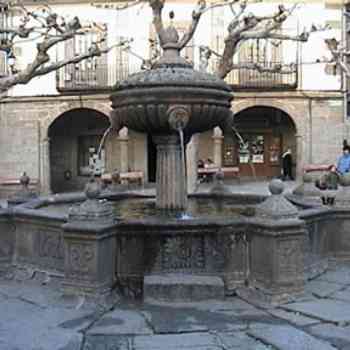 Click para ampliar. Pulsa en el nombre para ver la ficha. Fuente de Piedrahita (Ávila)