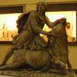 Click para ampliar. Londres 2: estatua del dios Mitra (B. Museum)