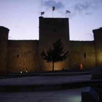 Click para ampliar. Pulsa en el nombre para ver la ficha. Castillo de Barco de Avila, atardecer