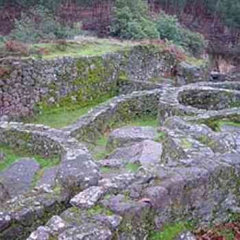 Click para ampliar. Pulsa en el nombre para ver la ficha. Troña. Castro. Vista parcial.